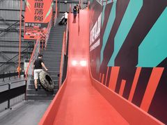 -极限PLAY运动娱乐新世界·团建派对潮玩休闲馆·室内蹦极高空游乐园
