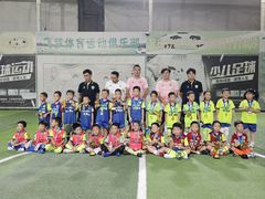 -飞梦少儿足球培训(塘桥校区)