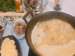 -鲜入围煮花胶鸡海鲜火锅