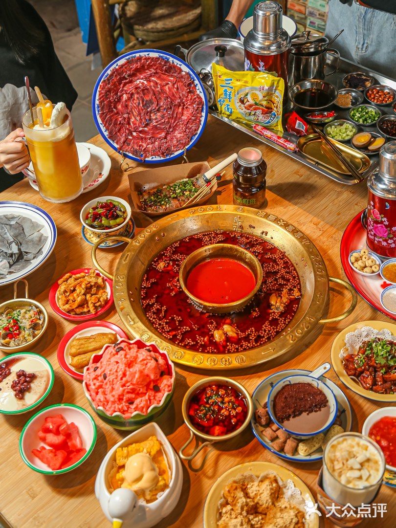 北京首店预告｜美蛙鱼头哥老官新作“小官官”凳场🔥