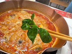 -毛辣果·贵州红酸汤牛肉火锅(西单店)