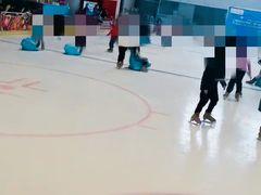 -冰纷万象滑冰场(二七万象城店)