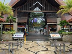 -东海岸人工湖美食村