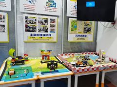 -艾克瑞特AI机器人·少儿编程·人工智能通识教育·STEAM教育(伟东校区)