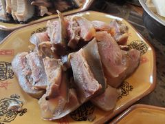 -黄利砖万峰林布依特色酸笋牛肉馆