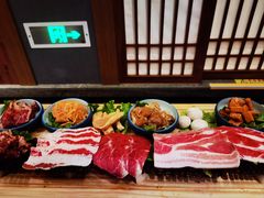 -明洞阿姨·韩式酱蟹烤肉·创意料理(三元桥店)