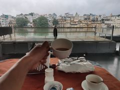 -Lake Shore Hotel & Restaurant