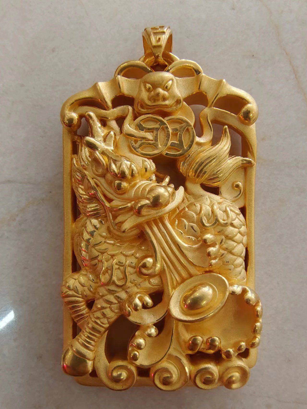 黄金麒麟挂坠