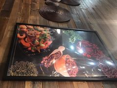 -愉肴麻辣香锅(中山路店)