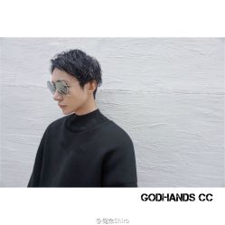 -God Hands发型设计复古会所