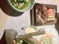 笔筒色拉-穹六人间 people 6(岳阳路店)