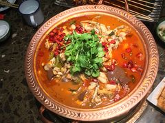-沪小二炭火蛙锅(淮海中路美食不夜城店)
