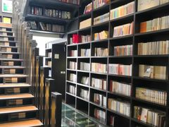 -钟书阁(松江泰晤士小镇店)