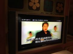 潘玮柏vs张韶涵-快乐崇拜-环球梦主题KTV(曲阳生活购物中心店)