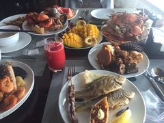 -荣誉国际酒店-云顶旋转餐厅