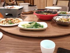 -有红鸡毛店·川菜(建设路店)