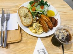 德式芝士肠配有机菌菇全餐-GOTLOT COFFEE&KITCHEN角落厨房NOOK店