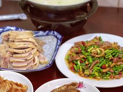 -余杨鸭鸭餐厅