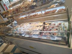 面包甜点陈列柜-85度C(生甜甜圈研究工坊·上海平凉店)