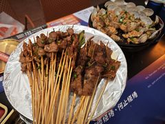 -何师烧烤Pro ·江湖川菜·小龙虾·精酿(太古里旗舰店)