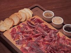 -恰餐厅及酒吧 CHAR Bar & Grill (北京丽都皇冠假日店)