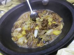 -粘豆包柴火铁锅炖