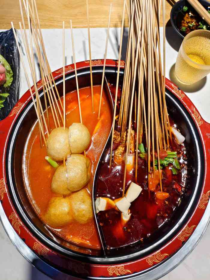 耙耳朵串串(总店)-"夏天最性感不过就是飘着冷气的气泡饮料和裹.