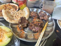 -烤肉小伙烤肉店