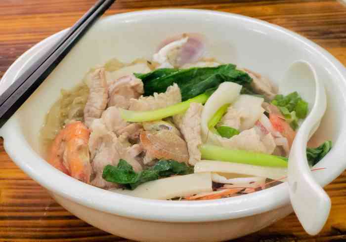 海陵大碗焖粉-"这里的粉还比较好吃,馅料不是很多,但是汤.