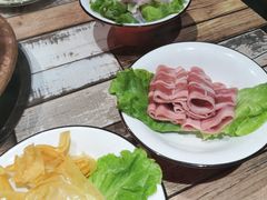 -虾弄弄海派小龙虾·牛羊蝎子火锅