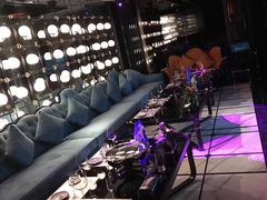 -白玉兰广场停车场