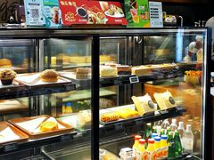 面包甜点陈列柜-星巴克臻选(成都宽窄巷子店)