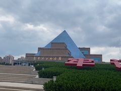 -上海市龙华烈士陵园