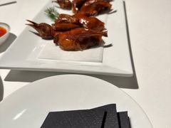 脆皮乳鸽-新荣记(BFC外滩金融中心店)