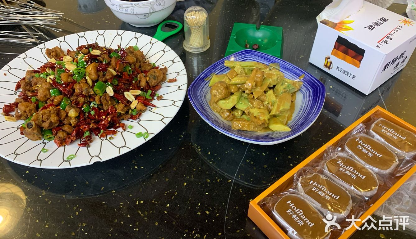 烧烤真的超赞，马扎好做，焖饼好吃