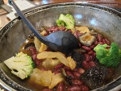 红腰豆蹄筋海参煲-横琴公社餐厅