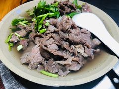 -大众跷脚牛肉馆·非遗传承单位(峨眉山店)