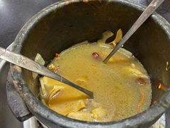 -鲁朗石锅城·松茸天麻石锅鸡