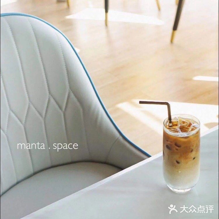 西餐厅+酒吧模式 曾厝垵天桥旁海边 厦门的海景餐厅之