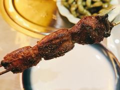 烤油边-沪上名羊天下•烤羊腿•东北烧烤•小龙虾(浦东直营总店)
