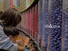 -m豆巧克力世界(上海世茂广场店)