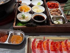 -围炉肉舍•炭烤活鳗•丹东海鲜烤肉(步行街店)