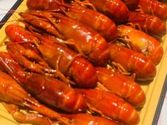 -肥肥虾庄·金牌油焖大虾(汉街SKP店)