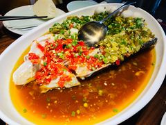 双色鸳鸯鱼头王-望湘园·洞庭渔宴(浦江欢乐颂店)