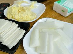 -小志家.鲜牦牛肉牛杂火锅野生菌汤锅