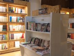 -新华里咖啡书吧(新华书店小寨店)