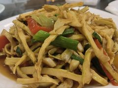 竹笋炒肉-徽州美食(三十年老店)