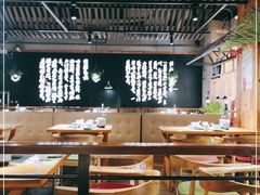 大堂-洪氏嗨捞·广东猪肚鸡·椰子鸡火锅(西咸万象城店)
