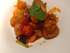 椰果菠萝咕噜肉-闻见中国海南菜(K11店)