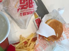 -麦当劳(保利若比邻店)